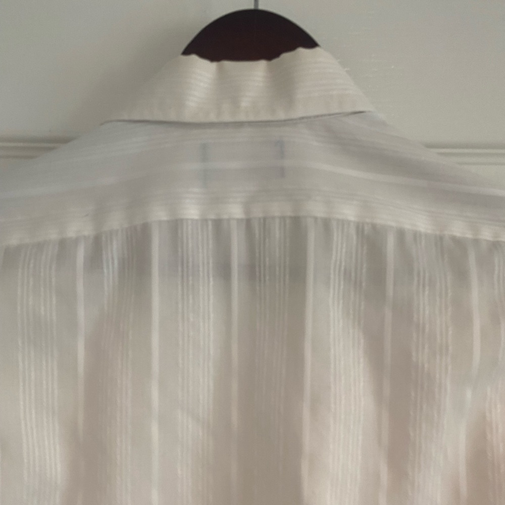 CAREER CLUB SHORTSLEEVE BUTTON DOWN SIZE SMALL - Picture 4 of 6